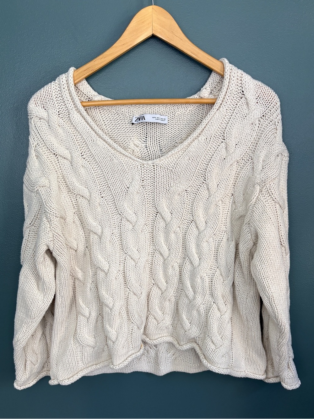 Zara Women’s Cream Cable Knit V-Neck Chunky Oversized Sweater Size S